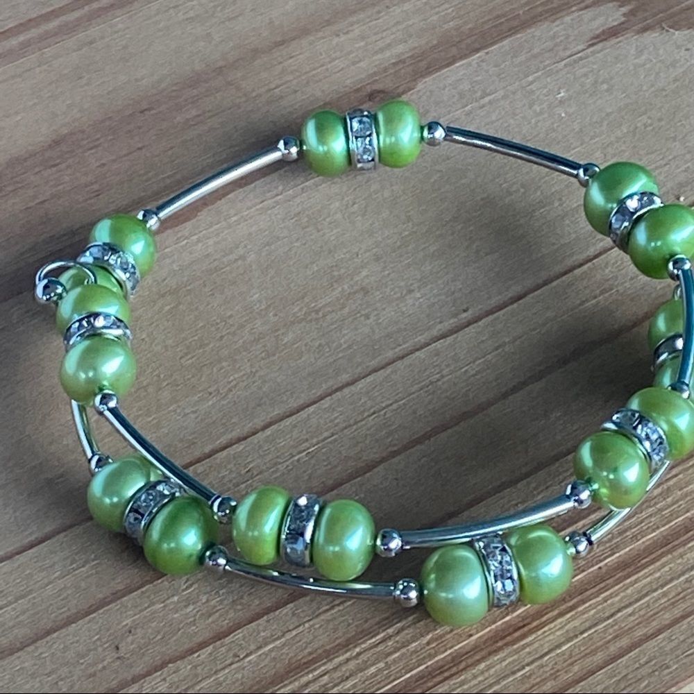 Vantel Pearl Co.  Green Apple Bracelet